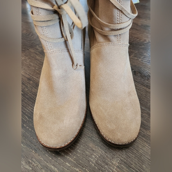 NWT TOMS Mila Toffee Suede Leather Boots 11 - Picture 3 of 10